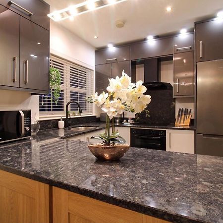 Nice 2 Bed House, Office, Wi-Fi, Free Parking Belfast Zewnętrze zdjęcie